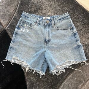 JBD ‘ASHA’ BOYFRIEND SHORT IN LIGHT WASH DENIM
